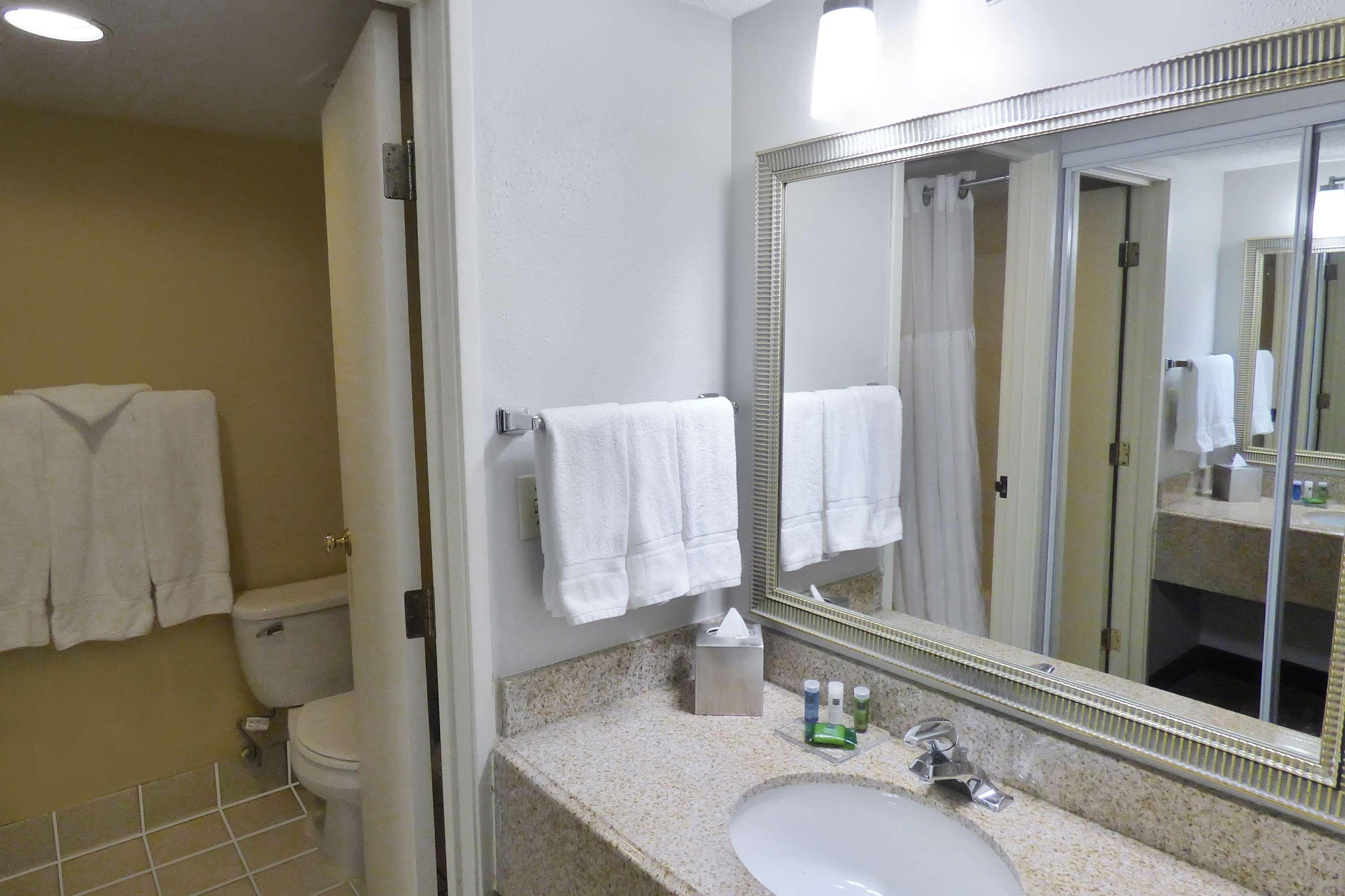 Radisson Akron-Fairlawn Copley Montrose Exterior foto