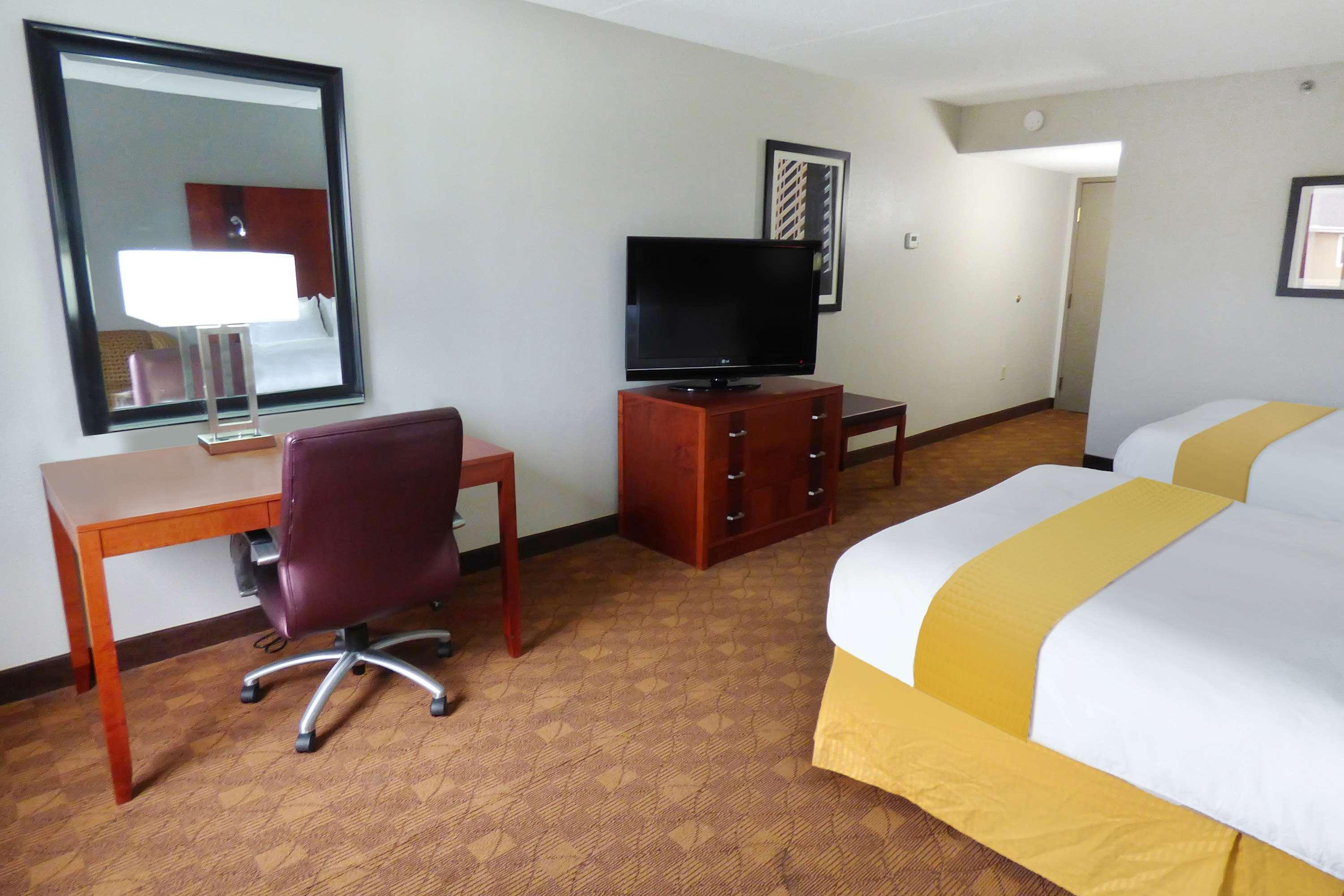 Radisson Akron-Fairlawn Copley Montrose Exterior foto